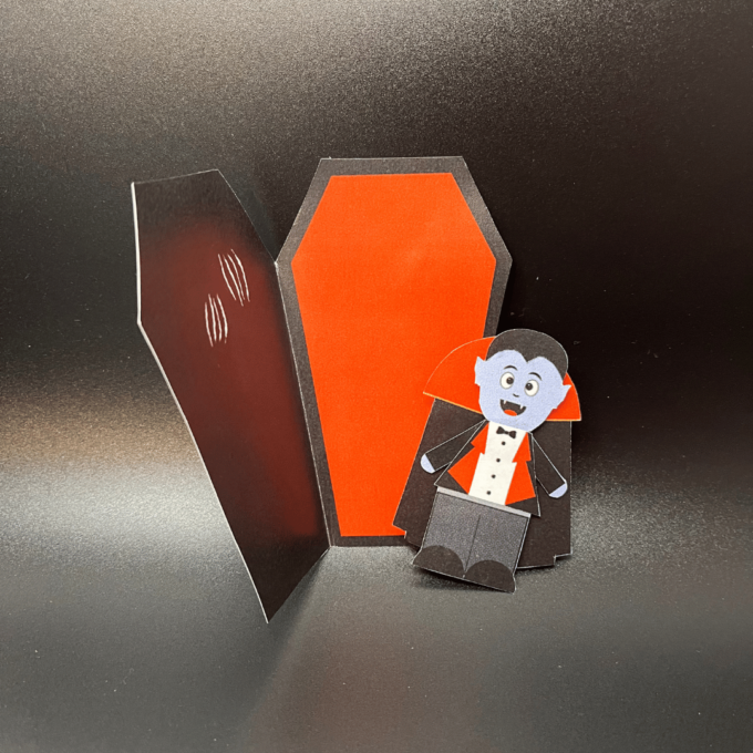 Aktivitetshæfte til Halloween - Lou Noire - Byg din egen Dracula