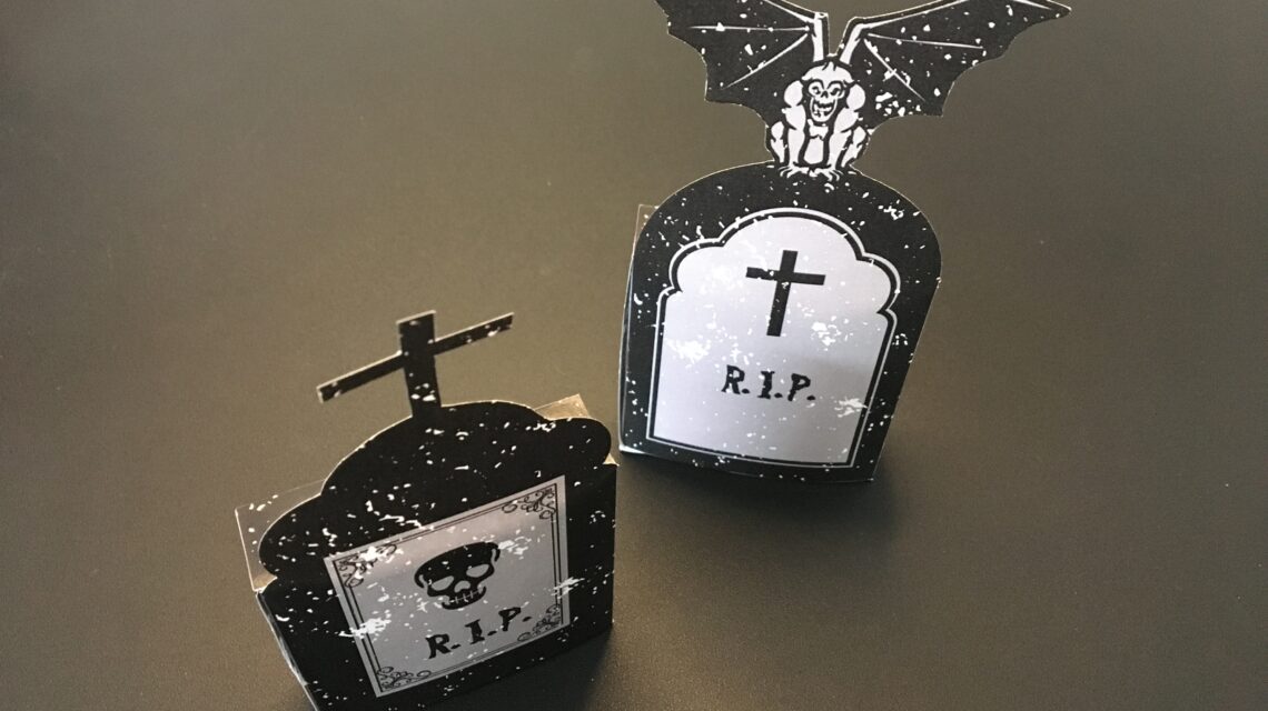 Pynt til Halloween - Gravsten - Pynt til Halloweenfest