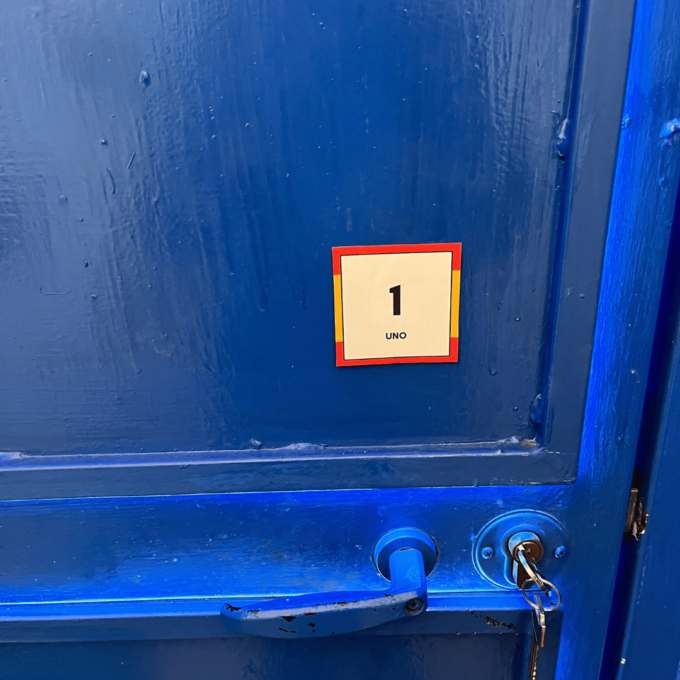 Lær at tælle på spansk - Lou Noire - Uno