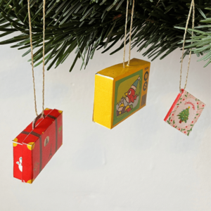 Hyggelig Juleklip - Lou Noire - Kuffert, tv og julesange